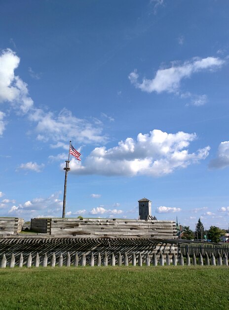 Foto monumento nazionale di fort stanwix contro il cielo