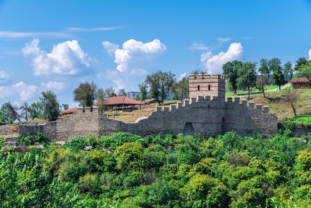 Veliko Tarnovo, 불가리아에서 Tsarevets 요새의 요새 벽