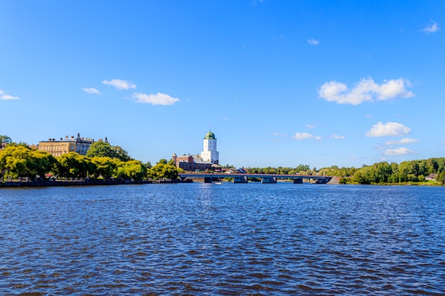 Photo the fortress of vyborg. historic building. city sight. travel to russia. finnish buildings.