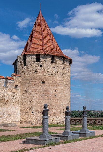 Photo fortress walls and towers of the tighina fortress in bender transnistria or moldova