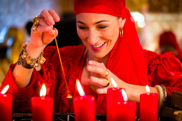 Fortuneteller durante la sessione del pendolo