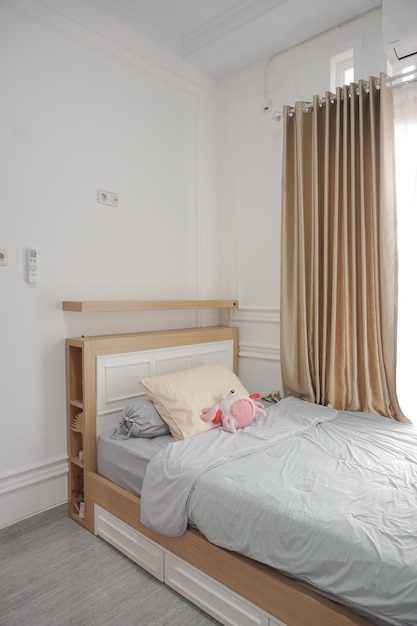 Foto de slaapkamer voor kinderen, moderne witte en houten slaapkamer voor kinderen