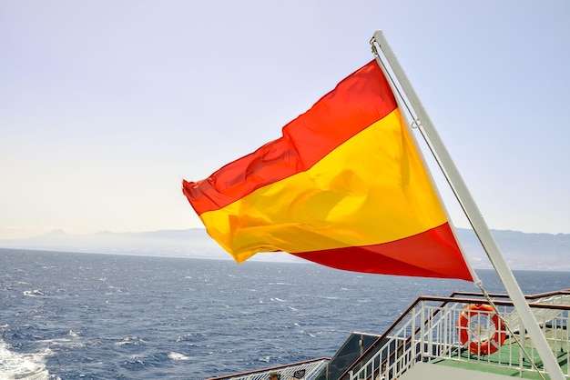 Foto Foto van een bewegende Spaanse vlag in de wind