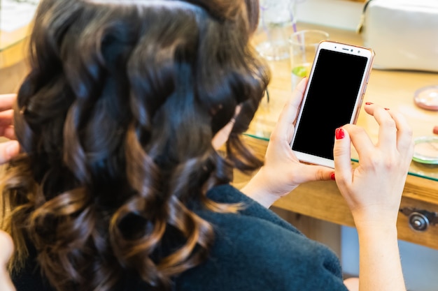 Foto maken met een mobiele smartphone met uitknippad voor het scherm