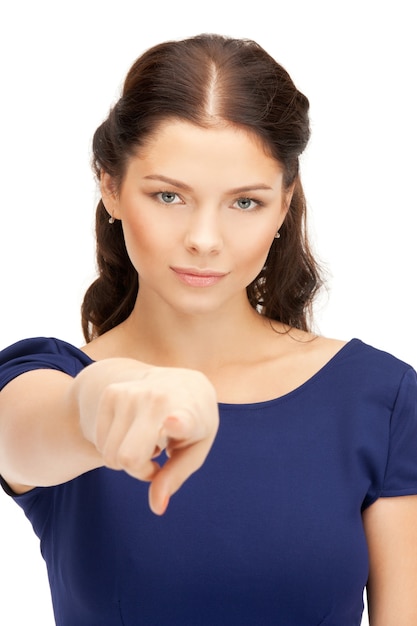 foto van aantrekkelijke zakenvrouw die met haar vinger wijst