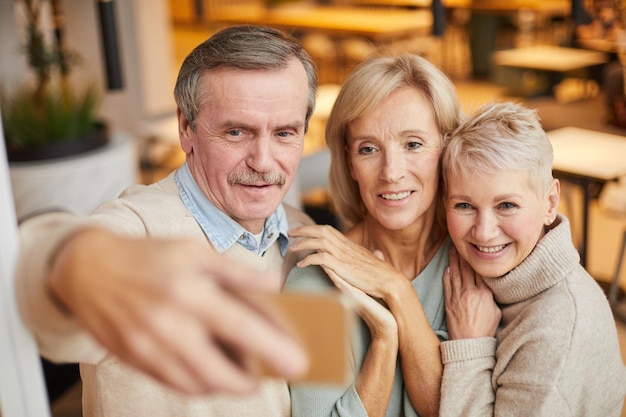 Fotograferen met mooie rijpe dames