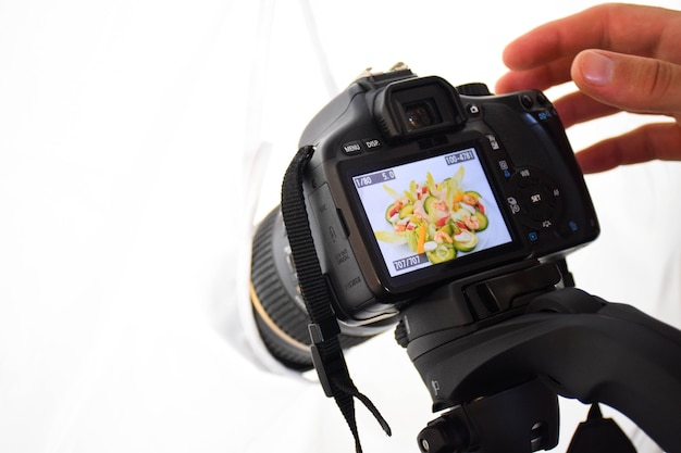 Fotografiando productos de comida con cámara reflex