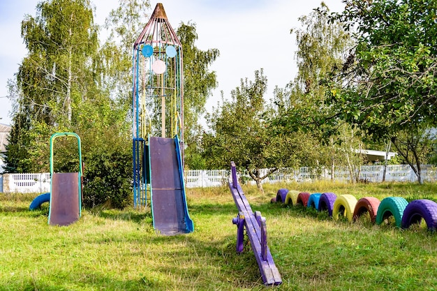 Fotografie op thema lege speeltoestellen voor kinderen