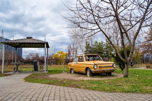 Fotografie op thema super oude retro auto Zaporozhets