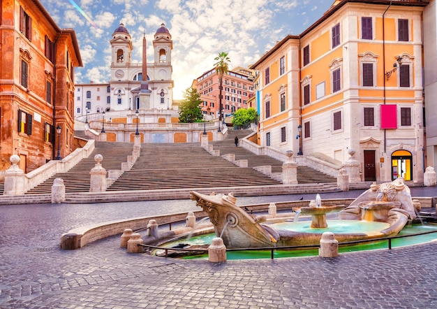 Photo fountain of the boat or fontana della barcaccia and the spanish steps piazza di spagna rome italy