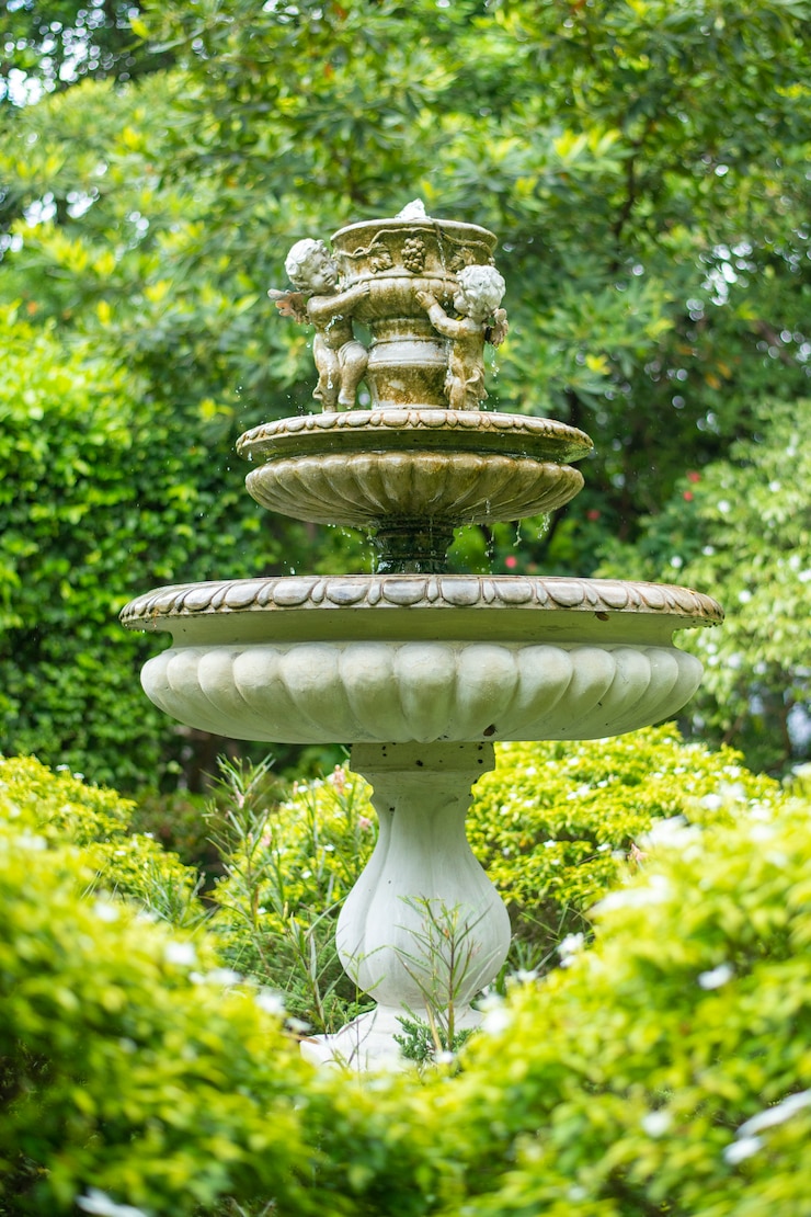 Photo the fountain in garden 