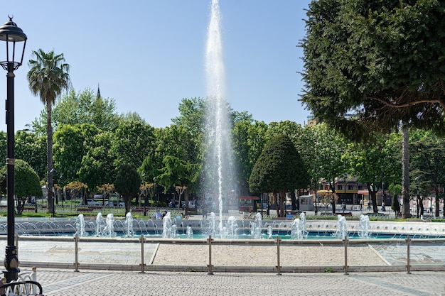 Фото Парк фонтанов в солнечный день