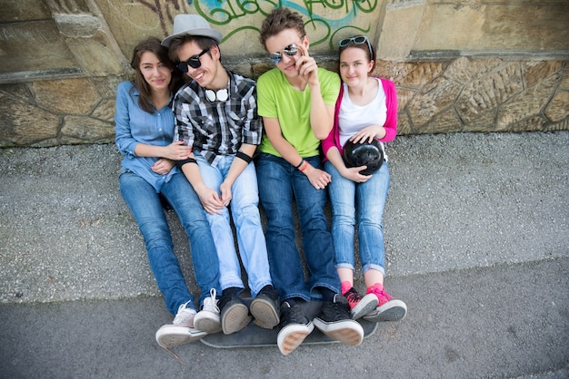 Photo four teenagers