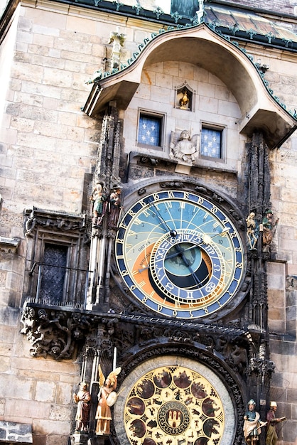 Photo fragment of an ancient building in prague, a european city