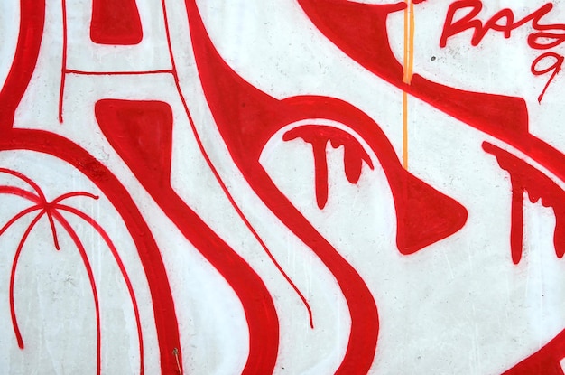 Фрагмент цветной граффити картины уличного искусства с контурами и штриховкой крупным планом