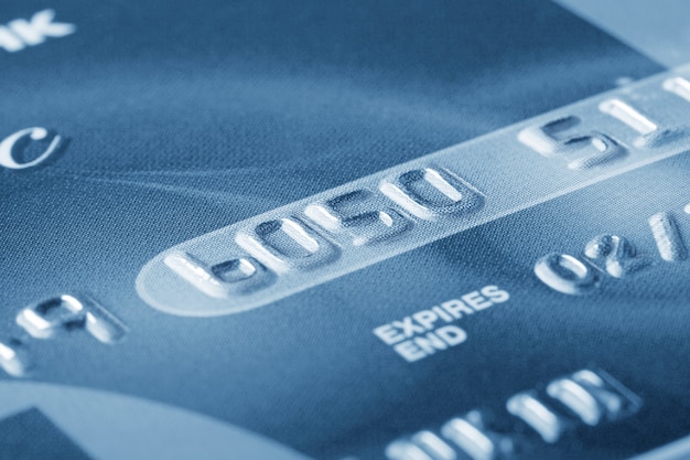 Frammento della carta di credito con i numeri
