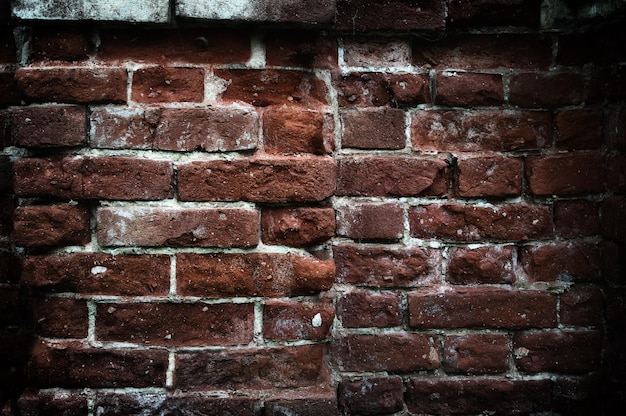 Fragment van de muur van een oud verwoest kerkpatroon