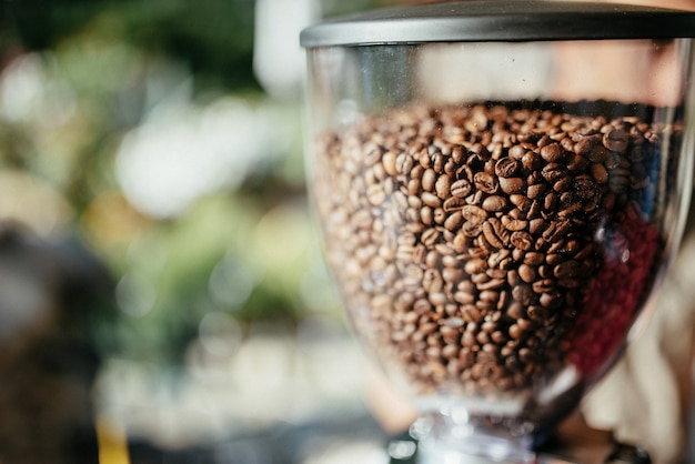 향기로운 곡물 커피 기계 야외