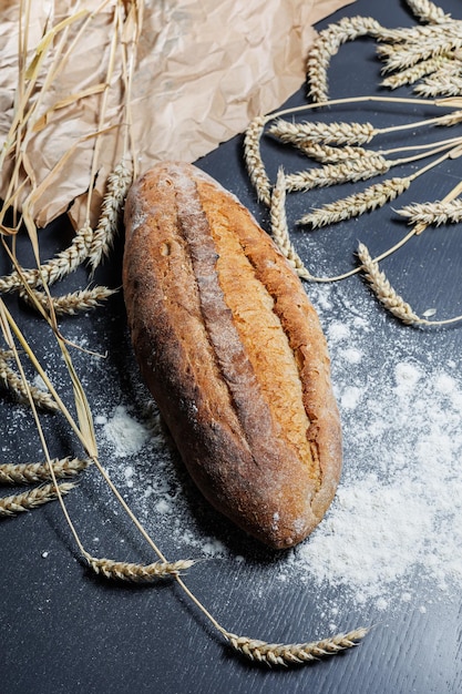 Photo fragrant whole grain bread without yeast bread on natural sourdough wheat bread