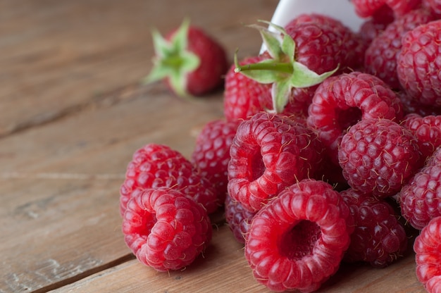 Frambozen op tafel