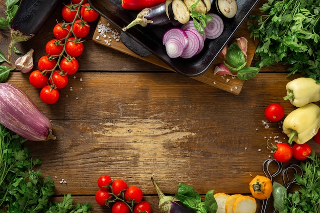 Frame van groenten voor het koken op een grillpan