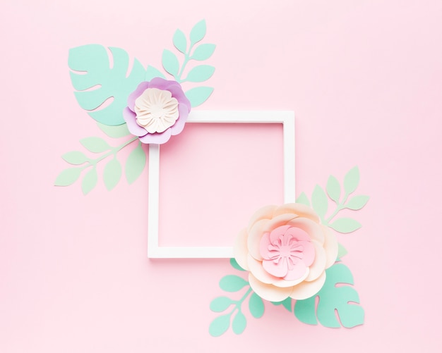 Photo frame with paper leaves decoration