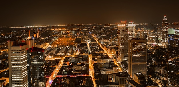 Frankfurt bij nacht Commerciële wijk duitsland