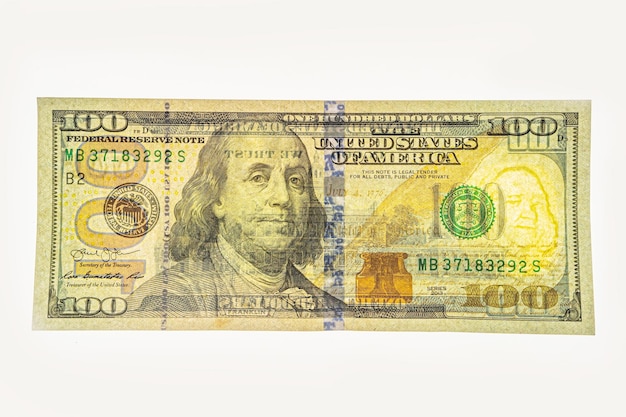 Foto marca d'acqua di franklin su un frammento di banconota da 100 dollari con dettagli visibili del rovescio della banconota per scopi di progettazione