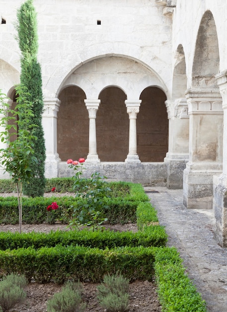 Frankrijk, Provence. Senanque Abdij tuin detail. Meer dan 800 jaar geschiedenis op deze foto.