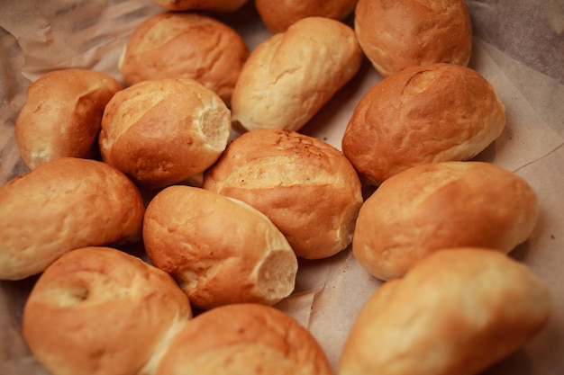 Franse witte broodjes broodjes broodje op witte achtergrond broodje brood geïsoleerd op witte achtergrond