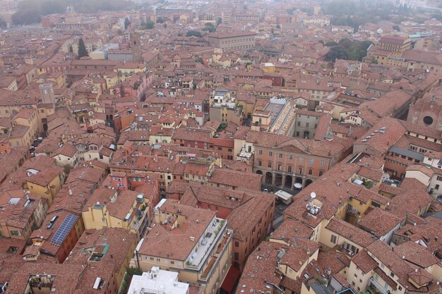 Photo free photo aerial shot of beautiful streets and buildings of an old town bologna