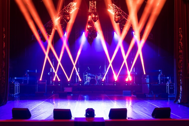 Free stage with lights, lighting devices.