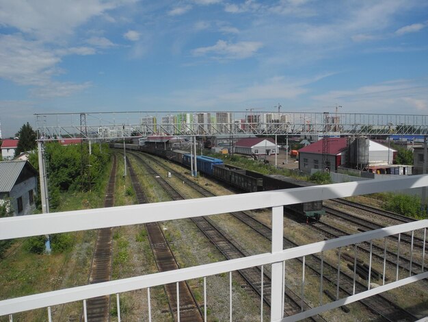 駅の貨車 線路上の貨車