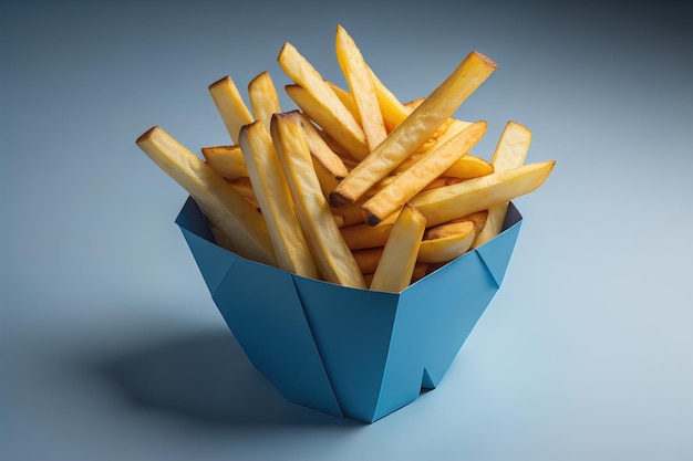 Картофель фри в синей коробке на сером фоне