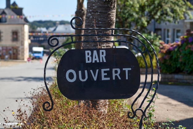 French outdoor open sign