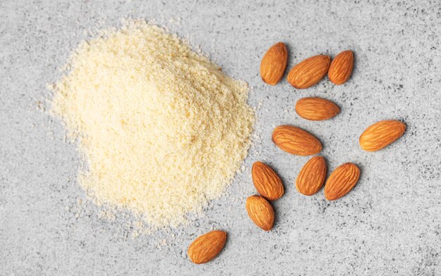 Photo fresh almond flour and almonds