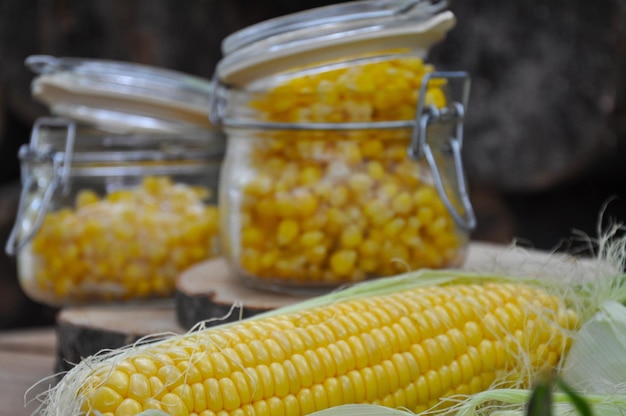 Photo fresh and canned corn