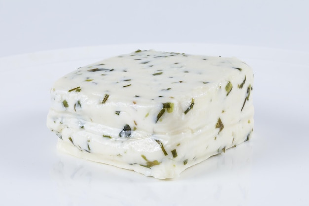 Photo fresh cheese with chive herbs