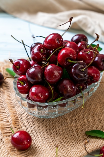 Fresh cherries in bowl