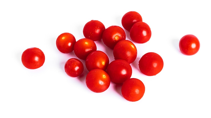 Photo fresh cherry tomatoes isolated