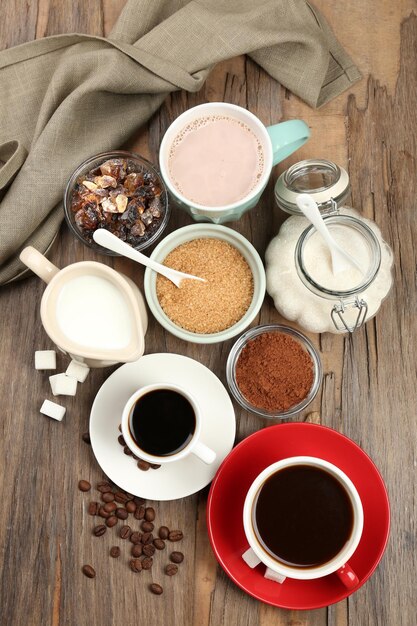 Foto caffè fresco con diversi ingredienti