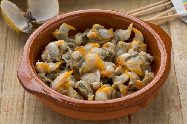 Photo fresh cooked common cockles as a snack close up