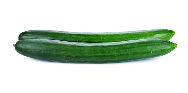 Photo fresh cucumbers on white background