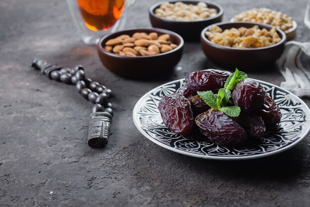 Fresh Dates and nuts 