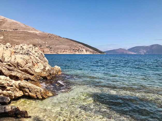 Photo fresh day by the sea on kefalonia