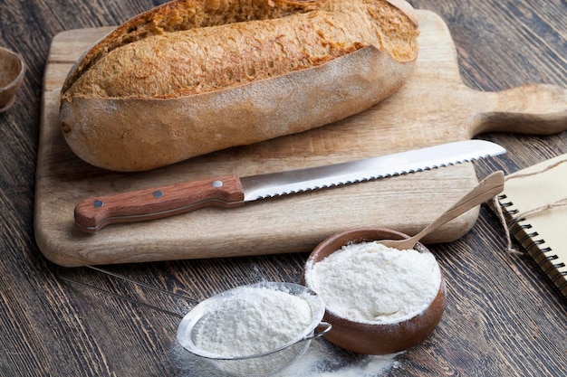 小麦粉などの天然物を使った焼きたての美味しいパン