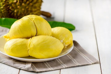 Mang lại hương vị nhiệt đới tự nhiên đến cho gia đình và bạn bè với Fresh Durian Monthong. Hãy cảm nhận vị ngọt mịn của trái durian thơm ngon và chín mọng đang chờ đợi bạn.