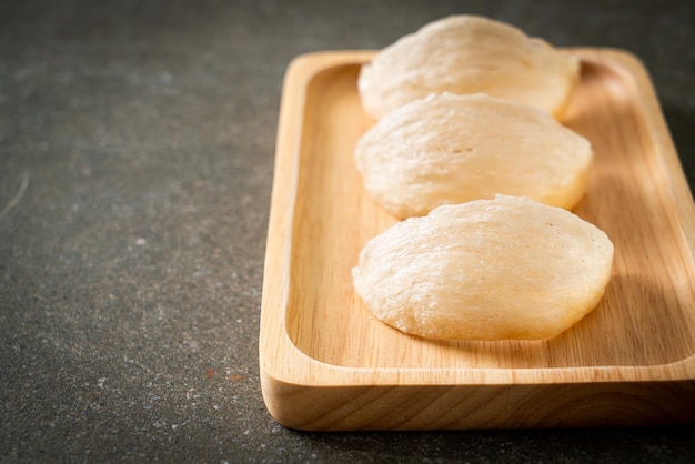 新鮮な食用の鳥の巣またはツバメの巣の原材料料理健康のための高価な食品