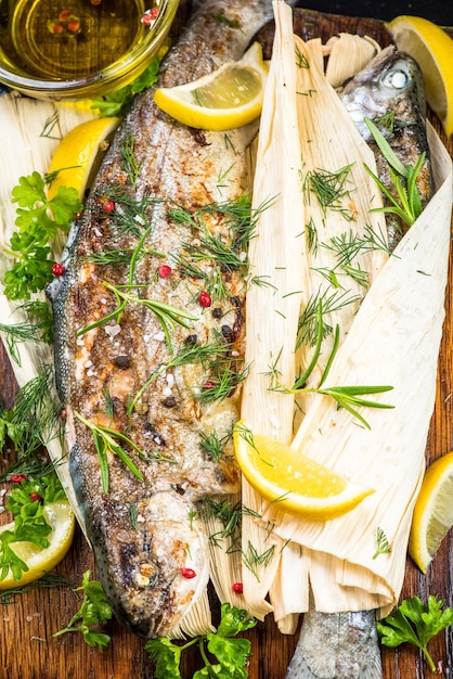 鮮魚のとうもろこし殻焼きヘルシーな食べ方