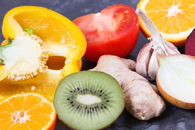 写真 健康的なビタミン,ミネラル,食物 ⁇ 維を含む新鮮な果物と野菜 自然な免疫力を高める